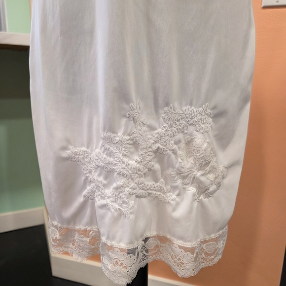 Vintage 80s Slip 38 Isis Cream Lace Chemise Feminine Lace Satin Coquette - Picture 5 of 16